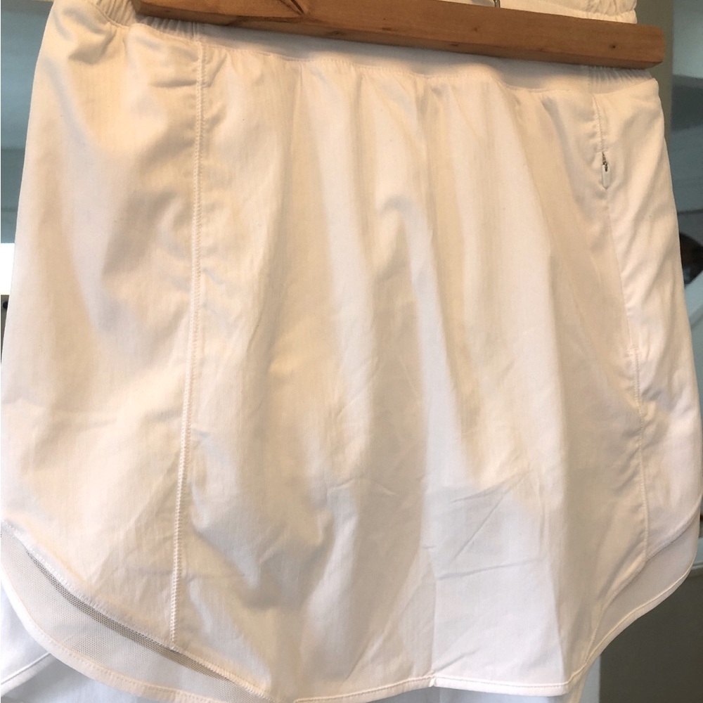 Lululemon tennis skirt. Size 4.